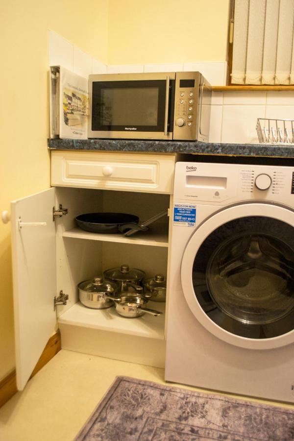 Superb 2 Bedroom Flat - Refurbished Dec 2024 因弗内斯 外观 照片